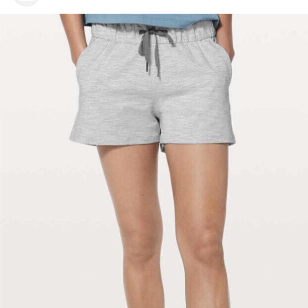 Lululemon On The Fly Shorts Size 4